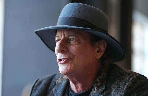 Амерички гитариста компоновао од Њујорка до Мећавника